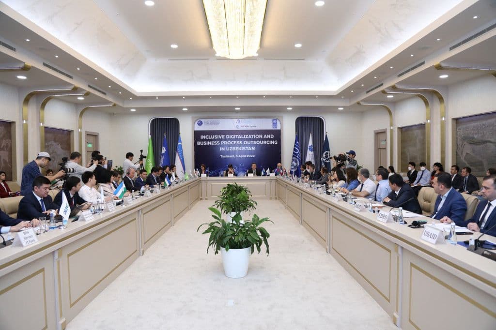 Состоялся международный круглый стол на тему “Инклюзивная цифровизация и аутсорсинг бизнес-процессов (BPO) в Узбекистане”.